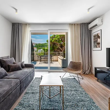 Solitudo Rose Apartment